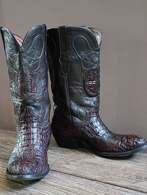 Vintage Men's Cowtown Caiman Hornback Alligator Hyde Boots 10.5 EE (Wide Width)